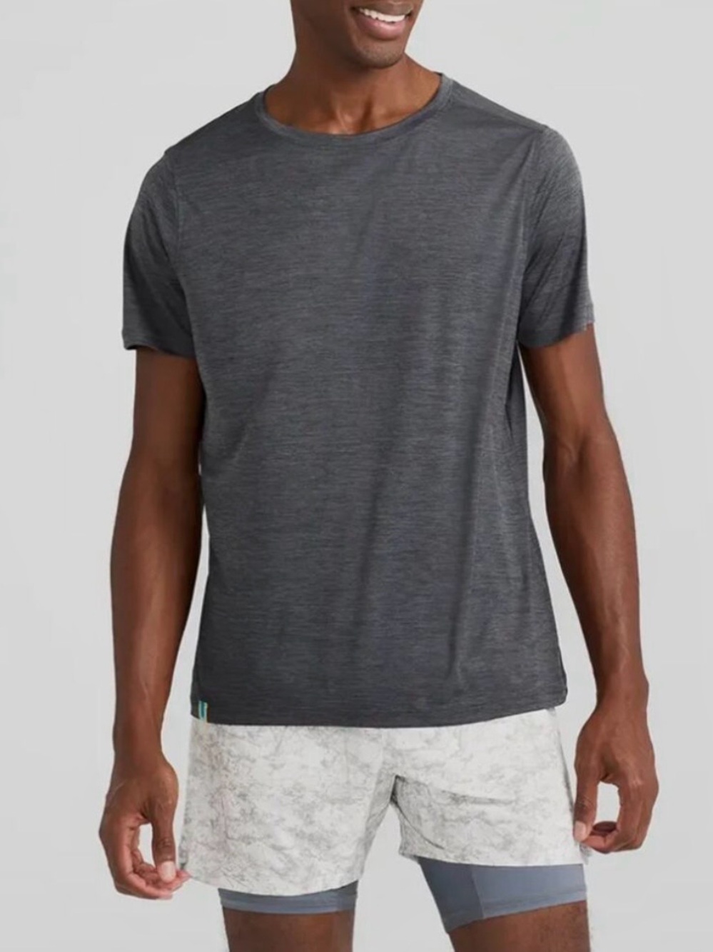 NWT Chubbies Dark Grey Athletic Lightweight Crewneck Performance Active Tee